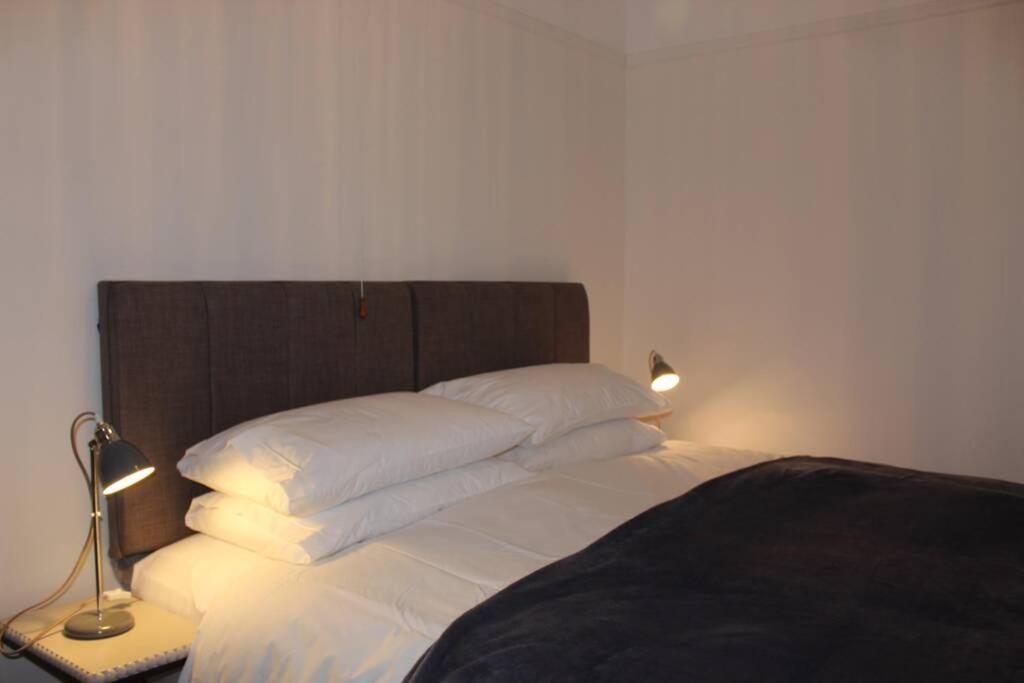 Luxury Townhouse In Town Centre, Views, River Walk, Free Parking Σριούσμπερι Εξωτερικό φωτογραφία